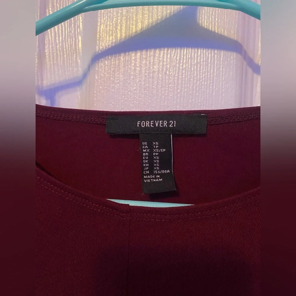 Forever21 Burgundy/Maroon Long Sleeve Twist Front Crop Top; Size: XS - Picture 2 of 4